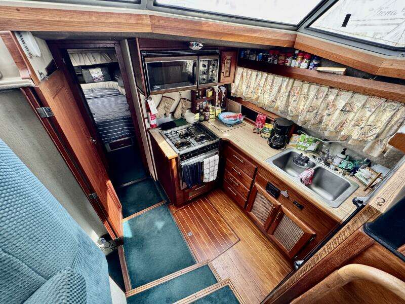 Sea Glass 38ft Bayliner Yacht For Sale