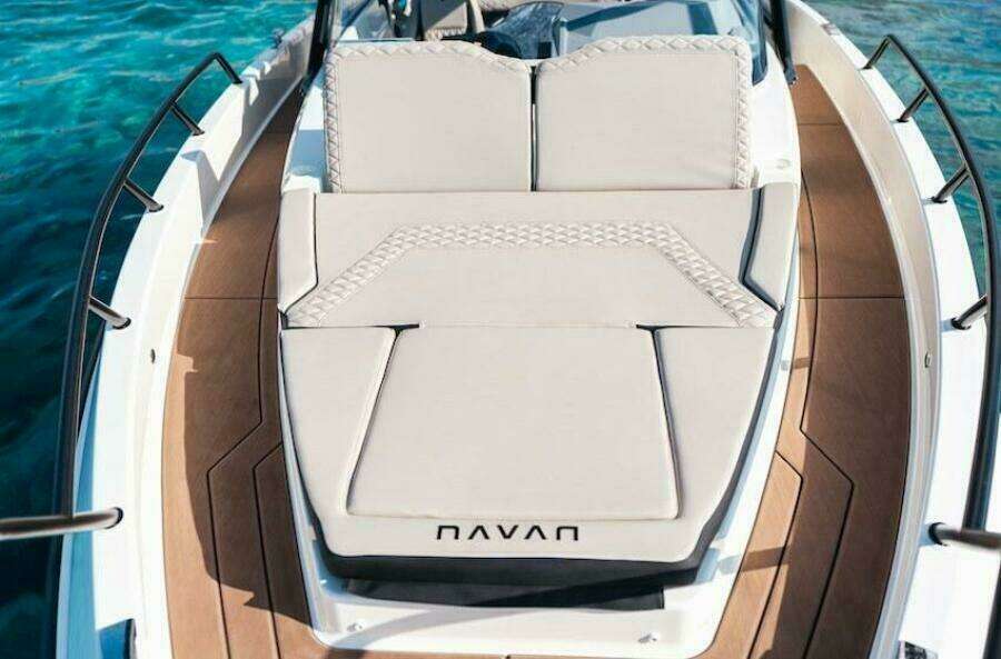 33ft Navan Yacht For Sale