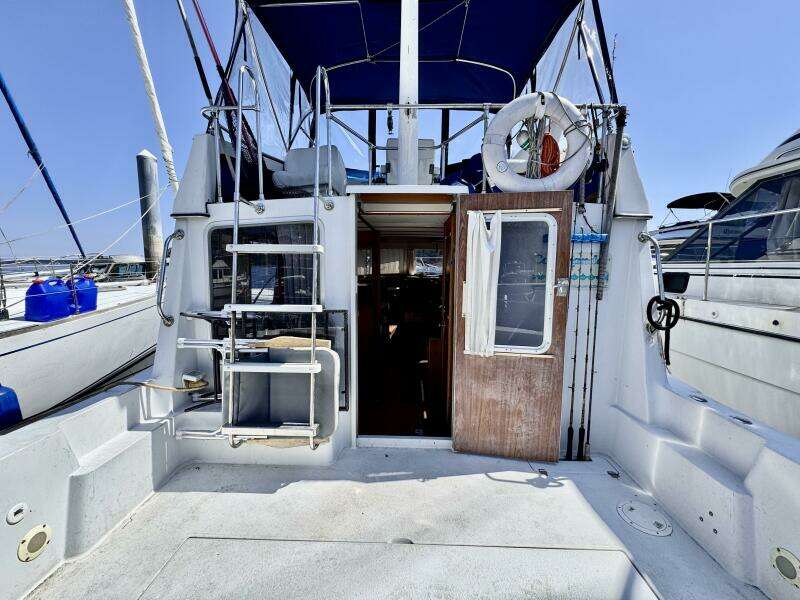 30ft Commander Yacht For Sale