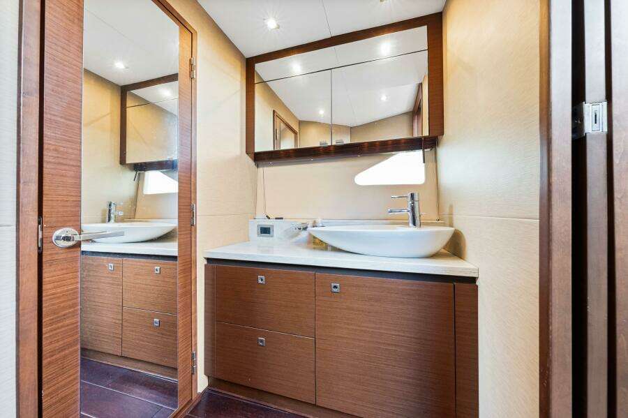 AWOL V 51ft Sea Ray Yacht For Sale