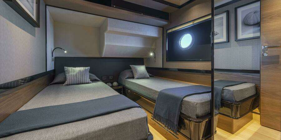 75ft Absolute Yacht For Sale