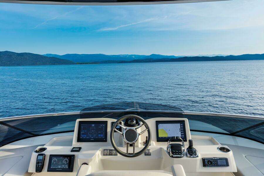 58ft Absolute Yacht For Sale