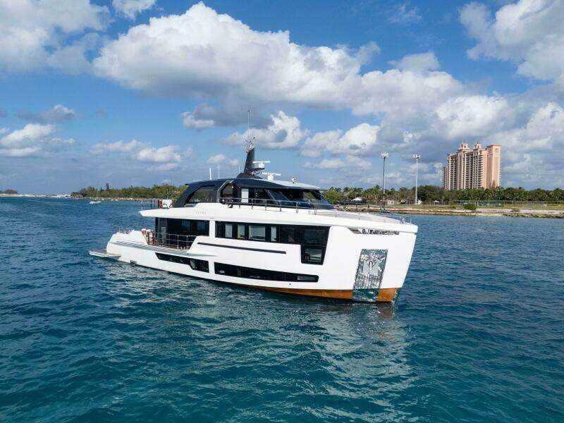 100ft Alpha Yacht For Sale