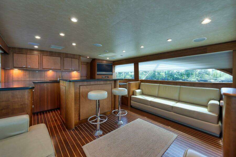 2006 B&D 60 Custom Carolina- Salon