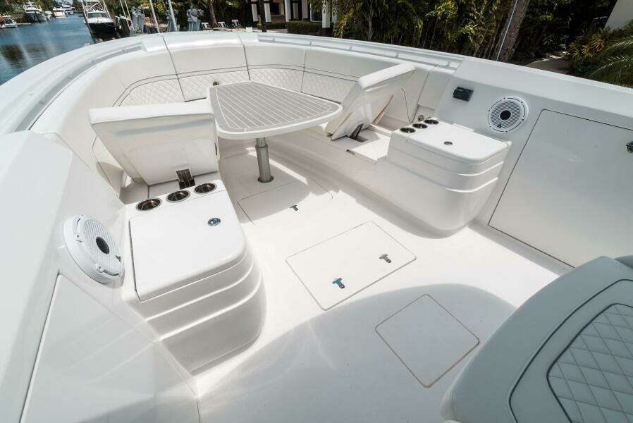 EA3 37ft Intrepid Yacht For Sale
