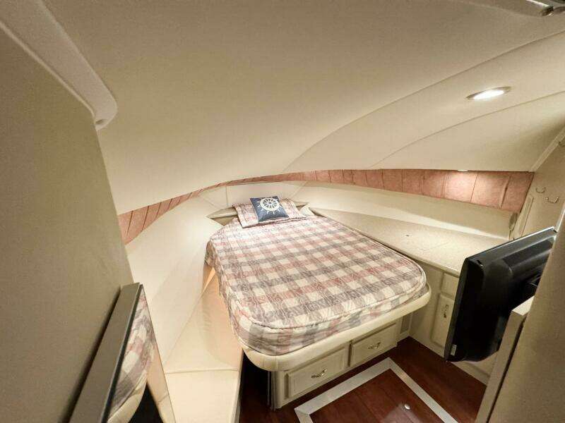 1998 Mainship 47 VIP Forward