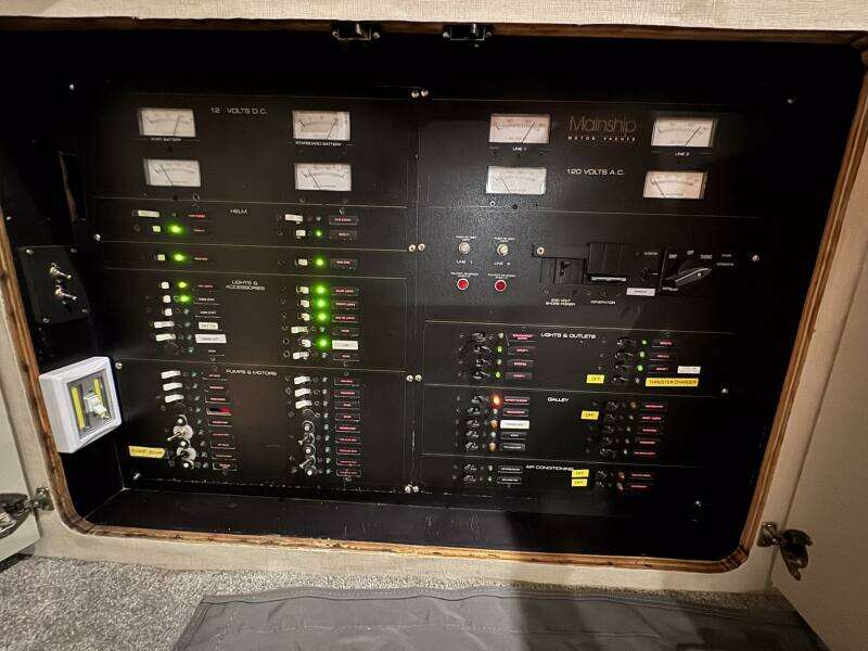 1998 Mainship 47 Control Panel