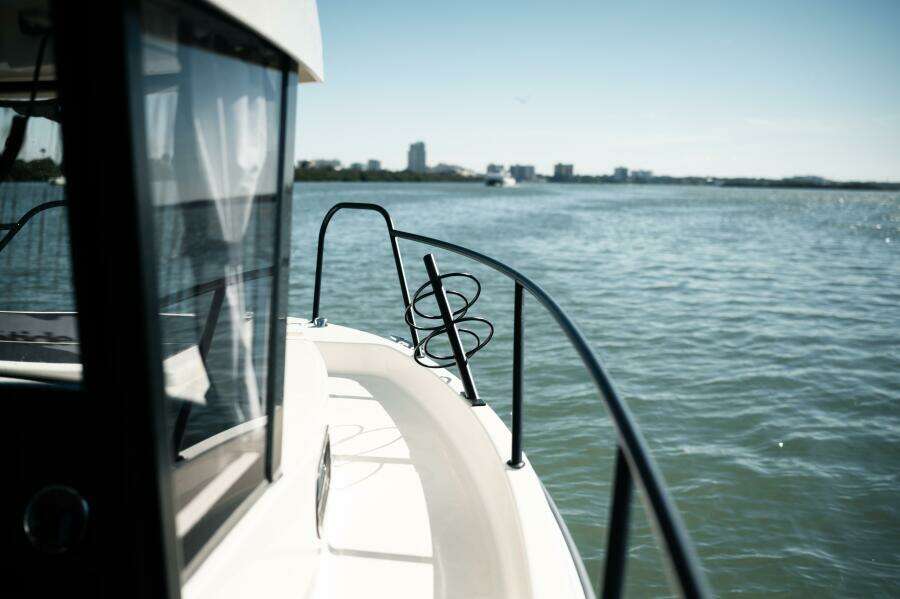 25ft Bayliner Yacht For Sale