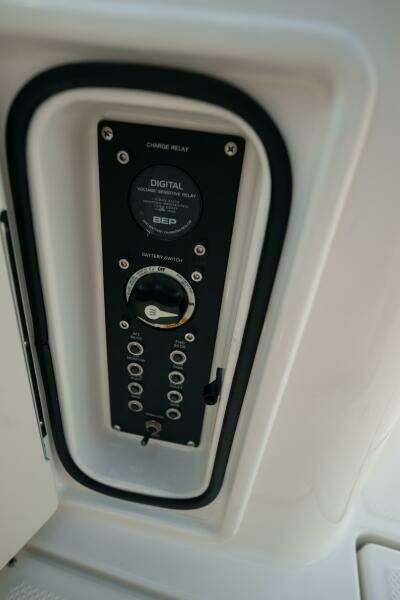25ft Bayliner Yacht For Sale