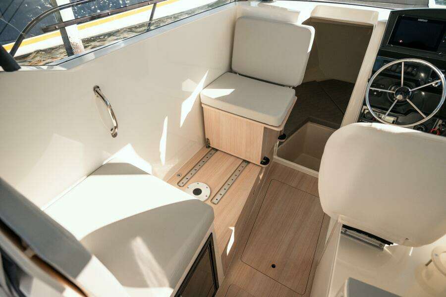 25ft Bayliner Yacht For Sale