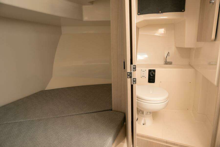 25ft Bayliner Yacht For Sale