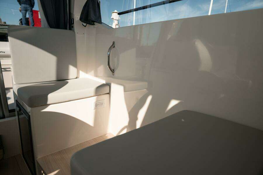 25ft Bayliner Yacht For Sale