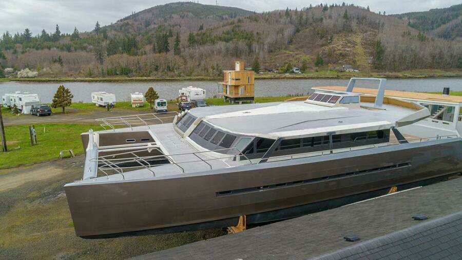 86ft Catamaran Yacht For Sale