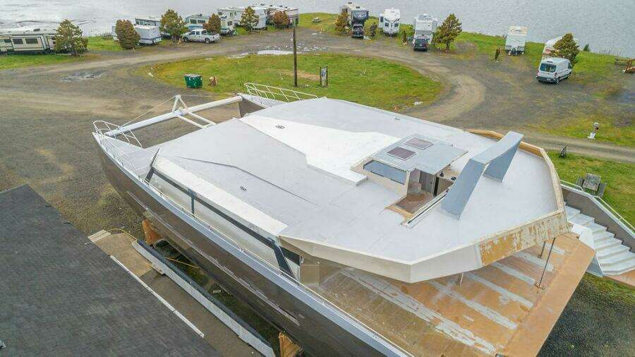 86ft Catamaran Yacht For Sale