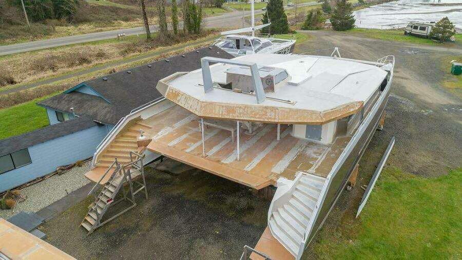 86ft Catamaran Yacht For Sale