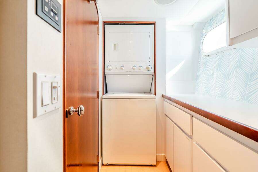 97ft Broward Yacht For Sale