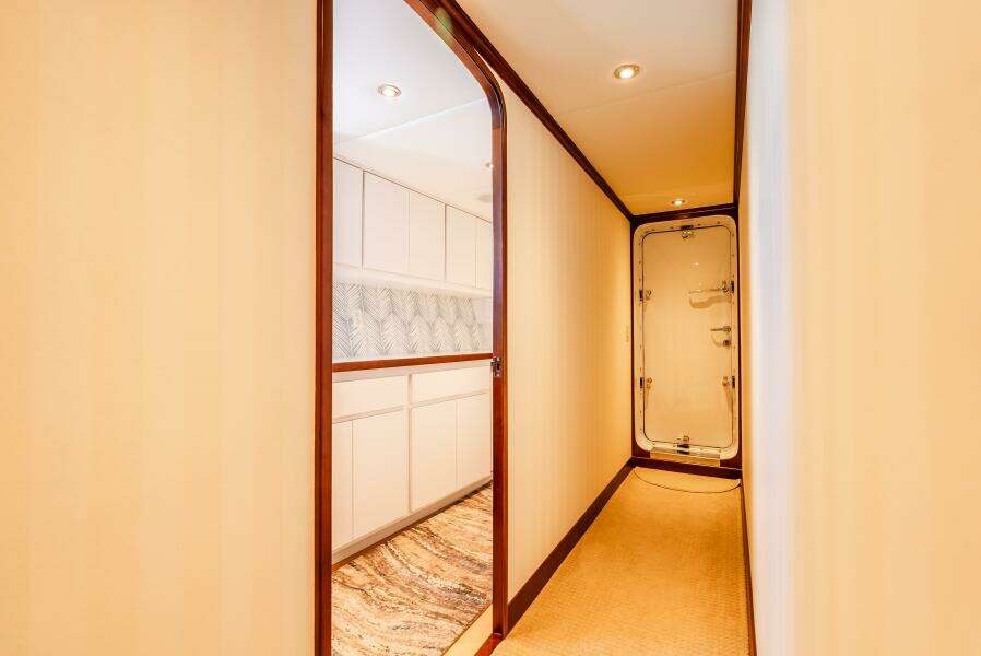 97ft Broward Yacht For Sale
