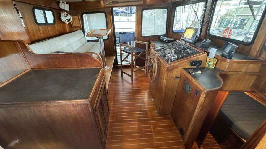 2000 Nordic Tug 42 Pilothouse