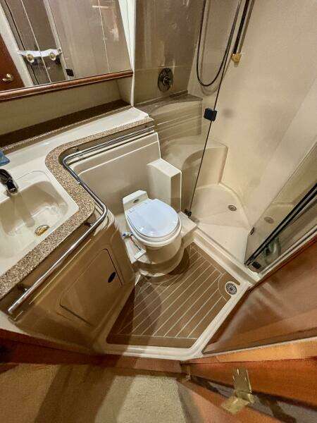 42ft Cruisers Yachts Yacht For Sale
