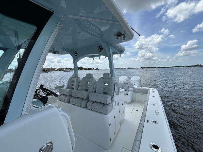 39ft HCB Yacht For Sale