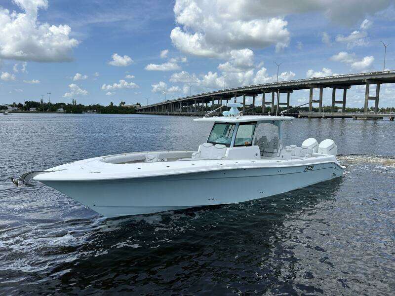 39ft HCB Yacht For Sale