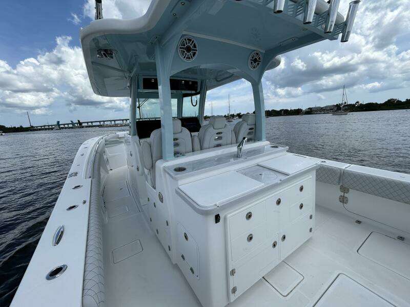 39ft HCB Yacht For Sale