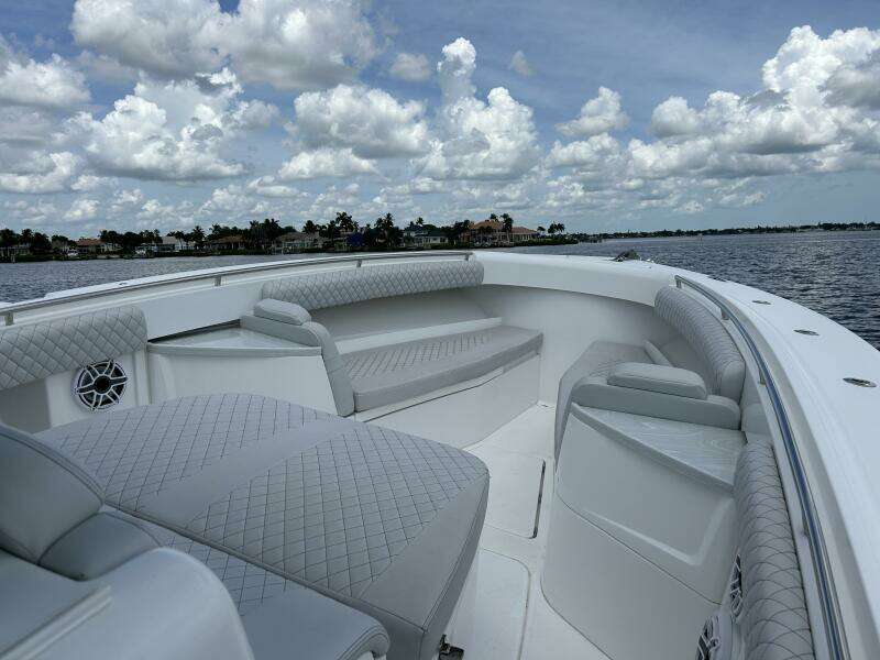 39ft HCB Yacht For Sale