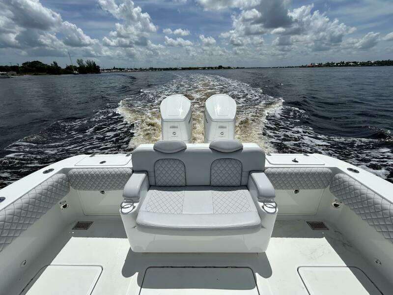 39ft HCB Yacht For Sale