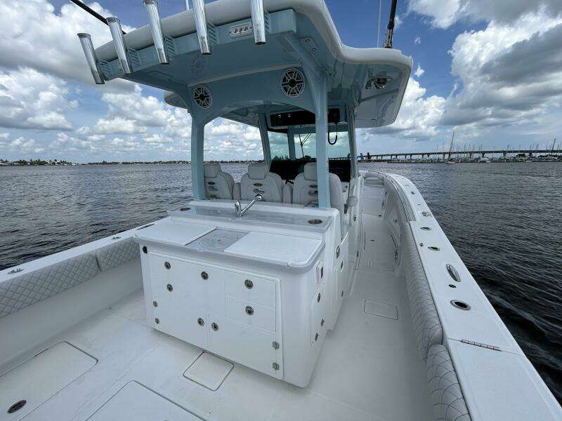 39ft HCB Yacht For Sale