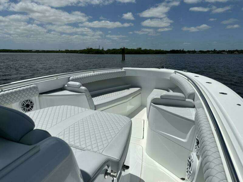 39ft HCB Yacht For Sale