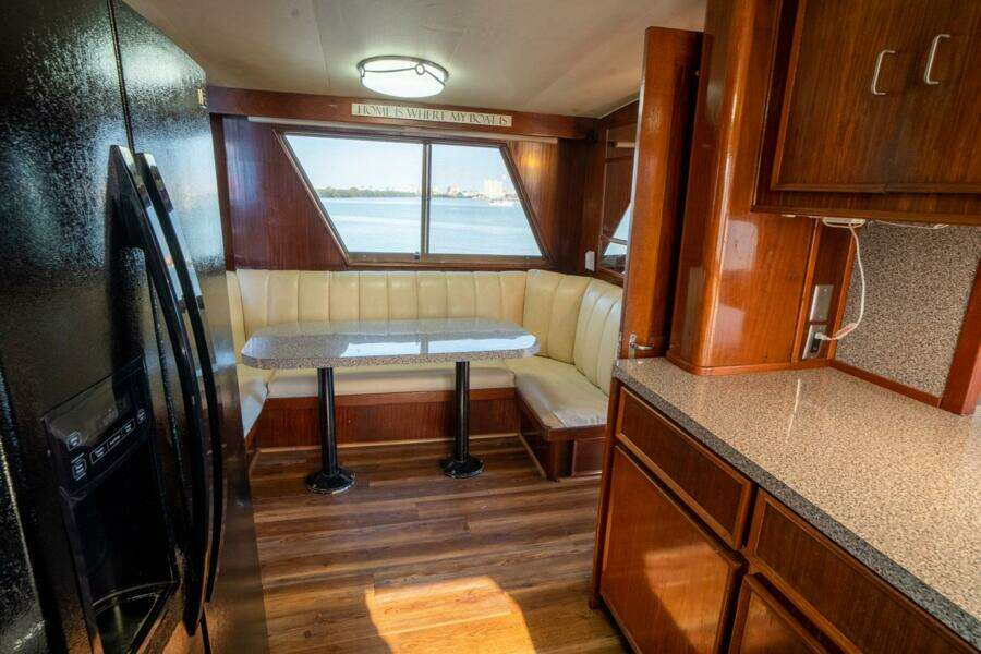 Hattrick 61ft Hatteras Yacht For Sale