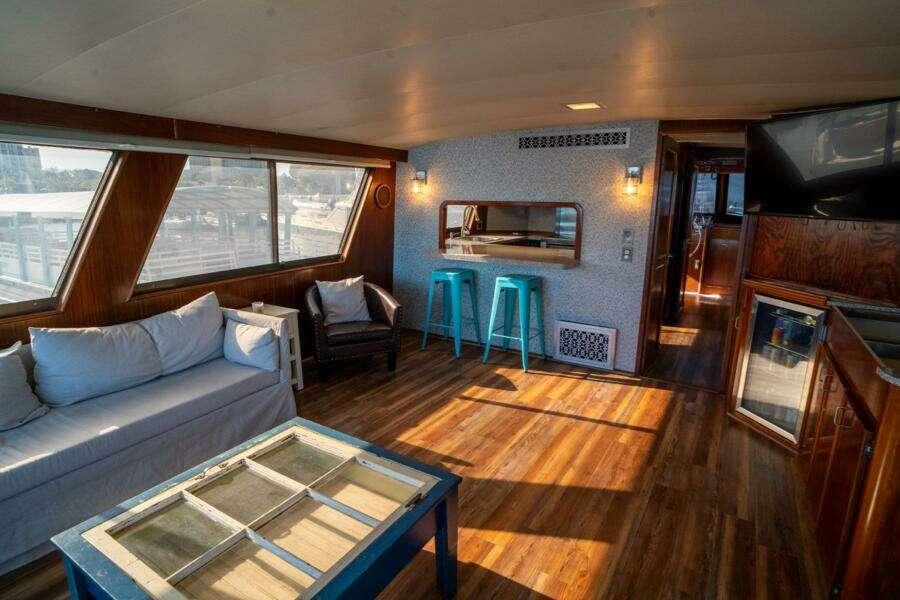 Hattrick 61ft Hatteras Yacht For Sale