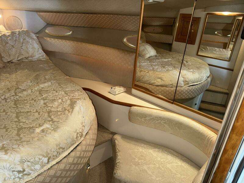 We got lucky 37ft Sea Ray Yacht For Sale