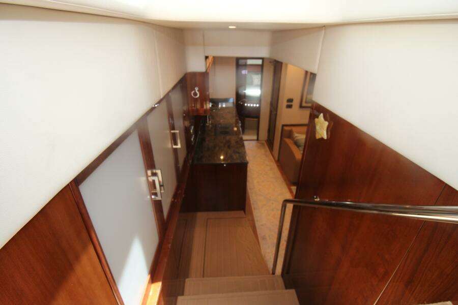 UKRAINIAN SEA GODDESS 54ft Sea Ray Yacht For Sale