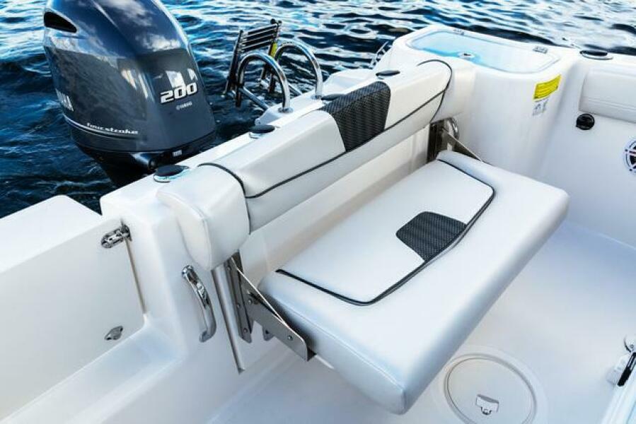 2023 Wellcraft 222F