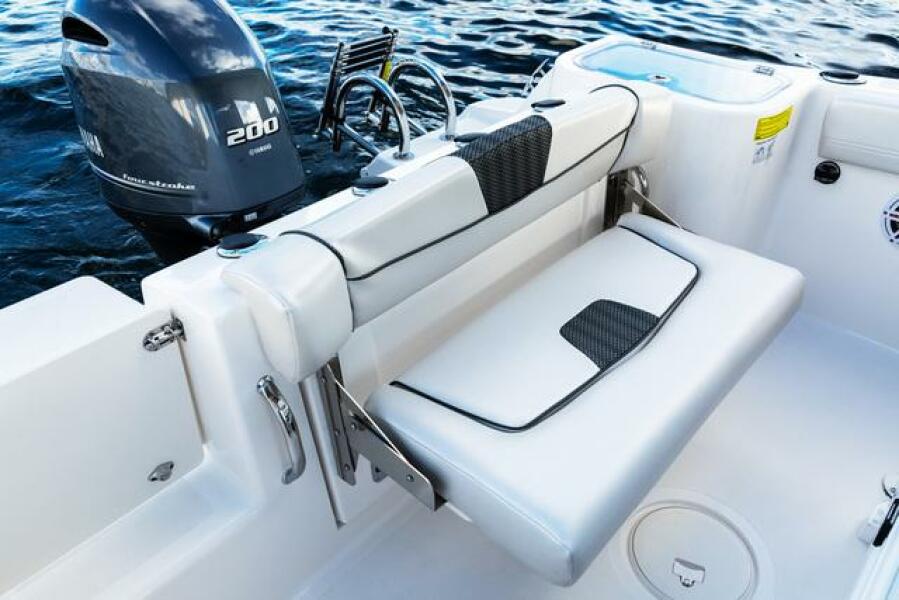 2023 Wellcraft 222F