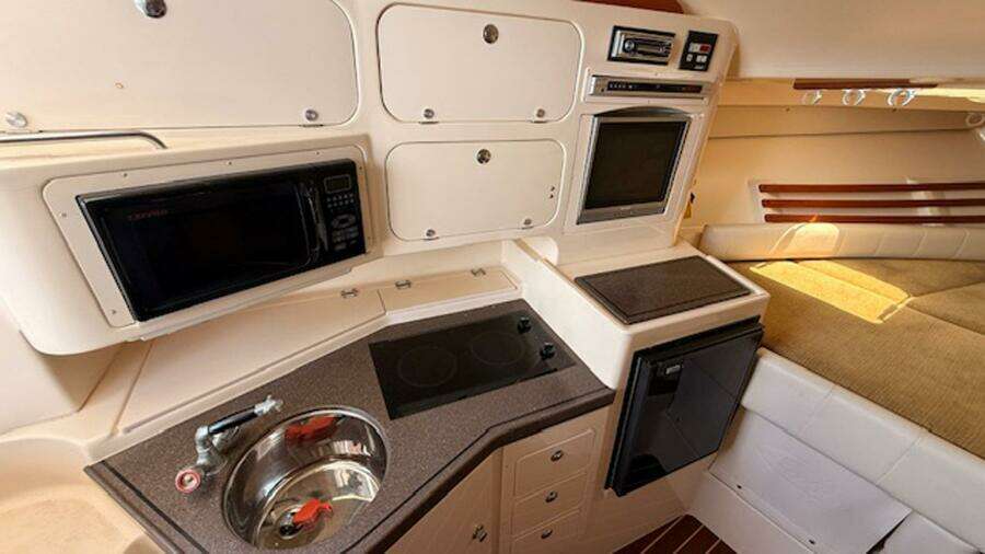 33ft Grady White Yacht For Sale