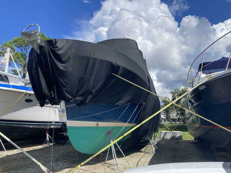 Blue 43ft Albin Yacht For Sale