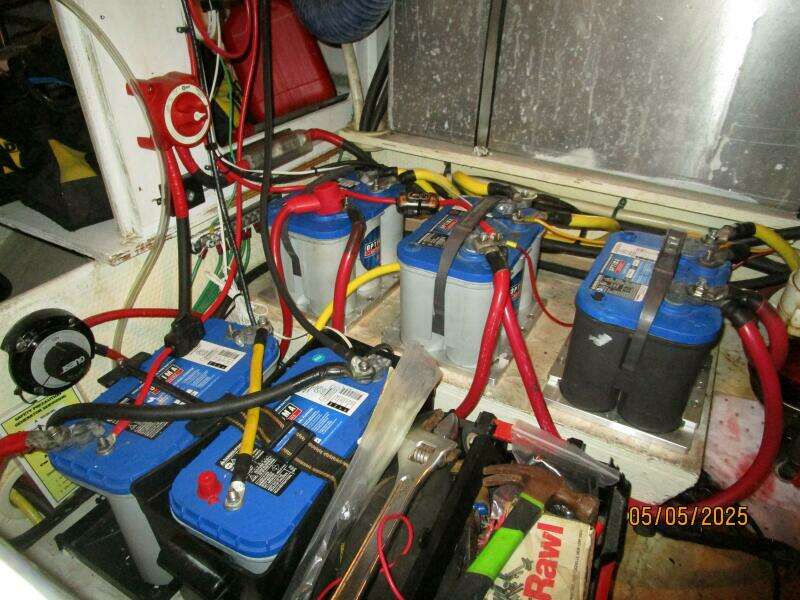 43' Silverton starboard battery bank