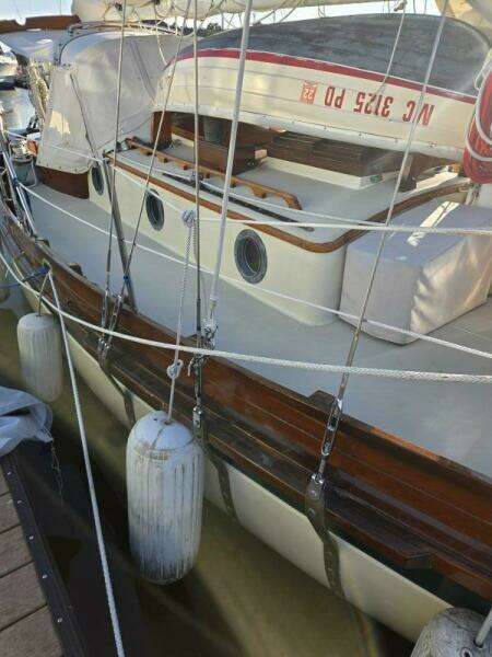 Little Wing 28ft Sam L  Morse Yacht For Sale