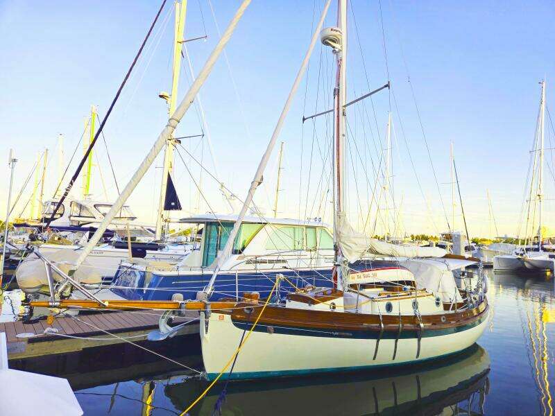 Little Wing 28ft Sam L  Morse Yacht For Sale