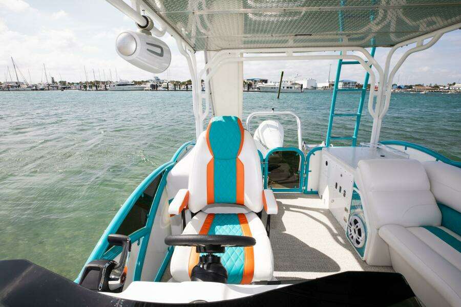 26ft Aloha Pontoon Yacht For Sale
