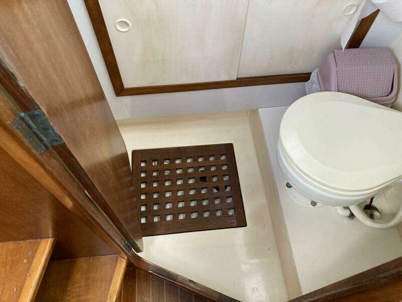 Moonshine 36ft Catalac Yacht For Sale