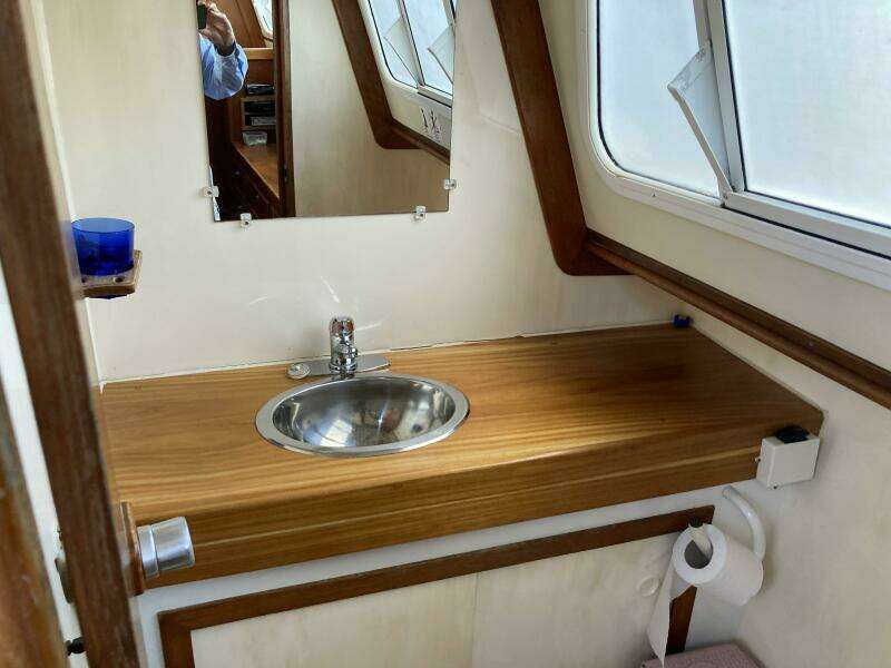 Moonshine 36ft Catalac Yacht For Sale