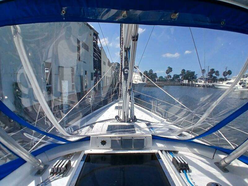Relentless 42ft Hunter Yacht For Sale