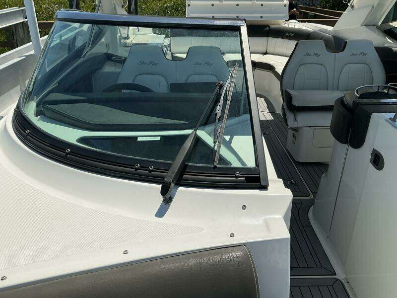 35ft Sea Ray Yacht For Sale