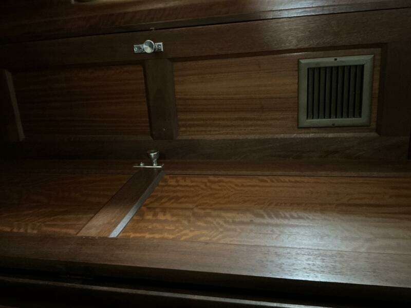 58ft Hatteras Yacht For Sale