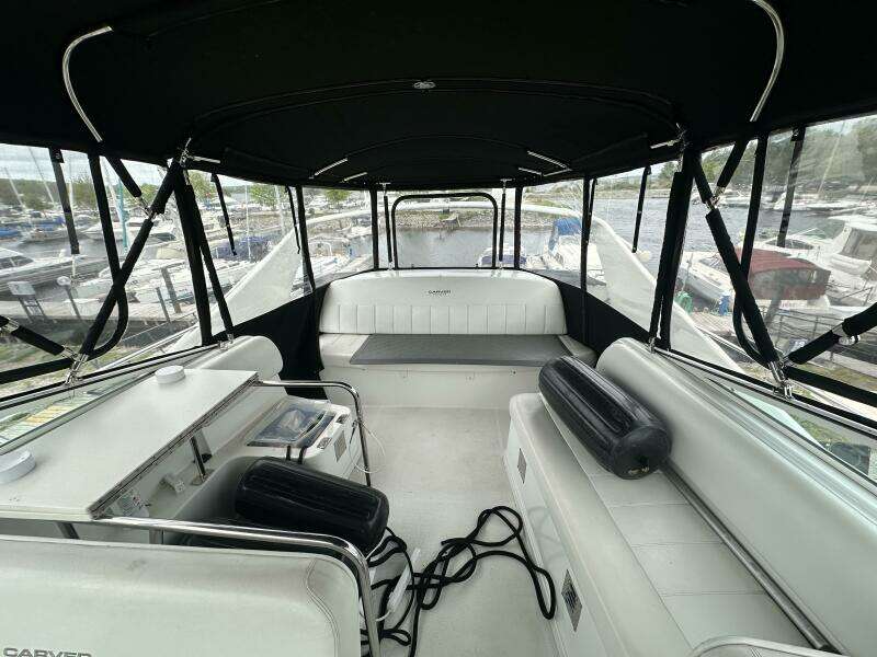 TenSeven 35ft Carver Yacht For Sale