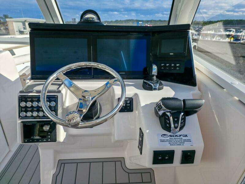 28ft Sea Fox Yacht For Sale