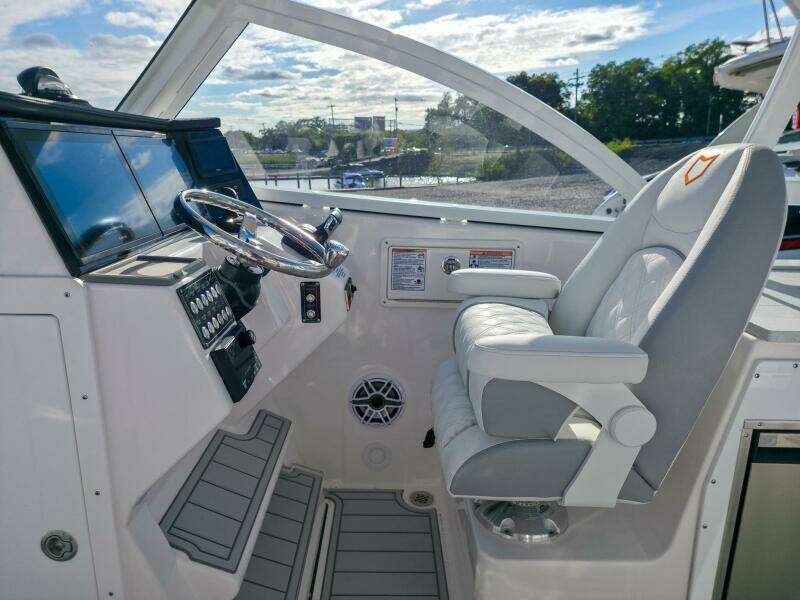 28ft Sea Fox Yacht For Sale